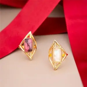 Anel Coleção Radiante com Pedra Retangular Facetada