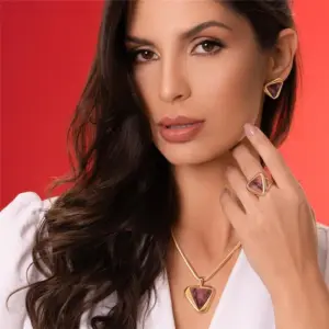 Conjunto Coleção Radiante com Pedras Facetadas em Formas Geométricas