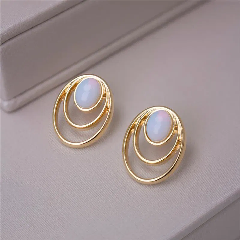 Brinco de Opalina Oval